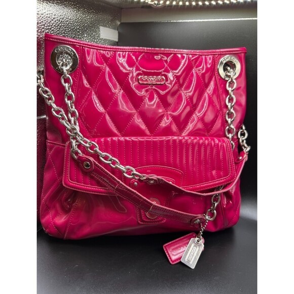 Coach Poppy Liquid Glass Quilted Bag - Picture 1 of 13